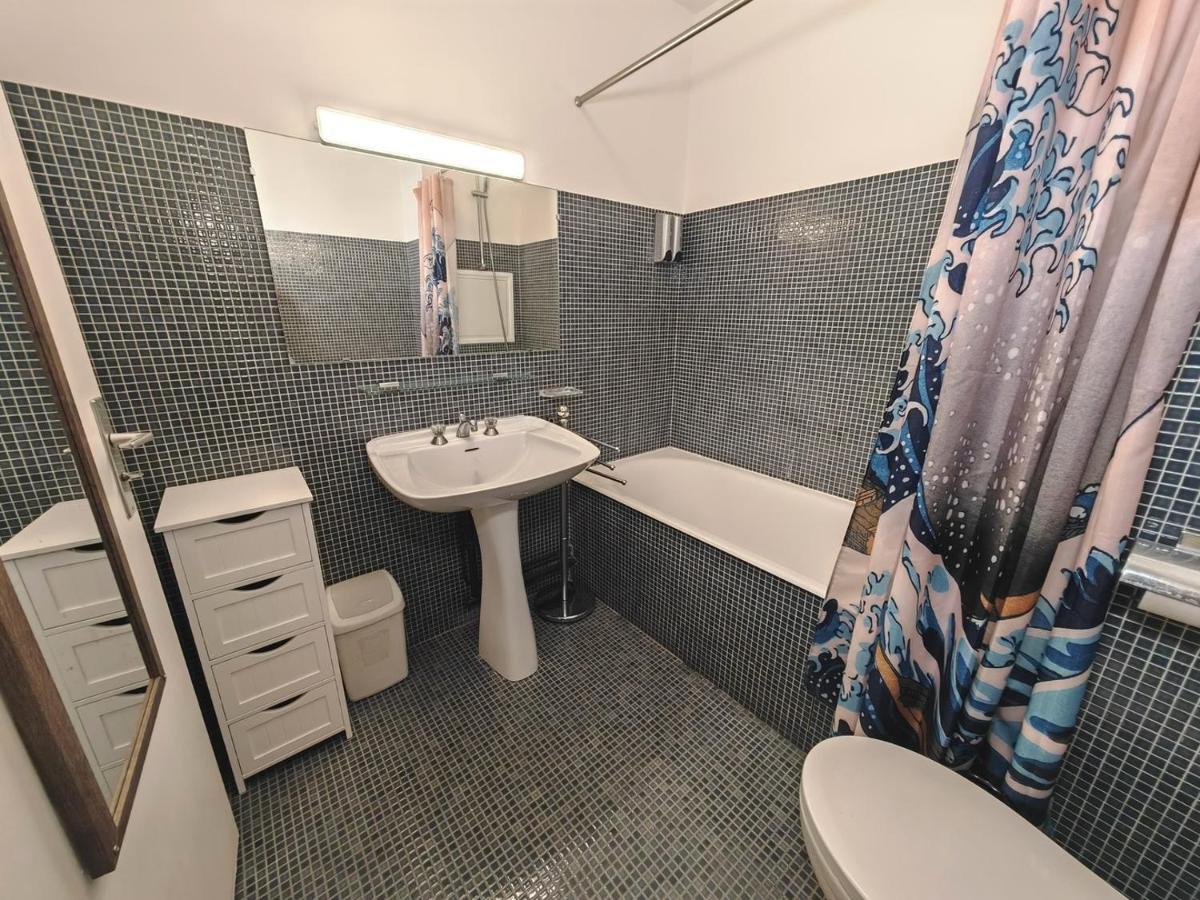 Appartement Avec Balcon Et Parking A Paris Alesia Exterior foto